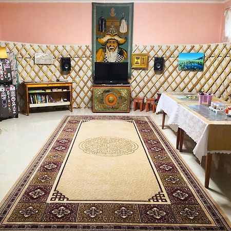 Town Yard Hostel Улан-Батор Экстерьер фото