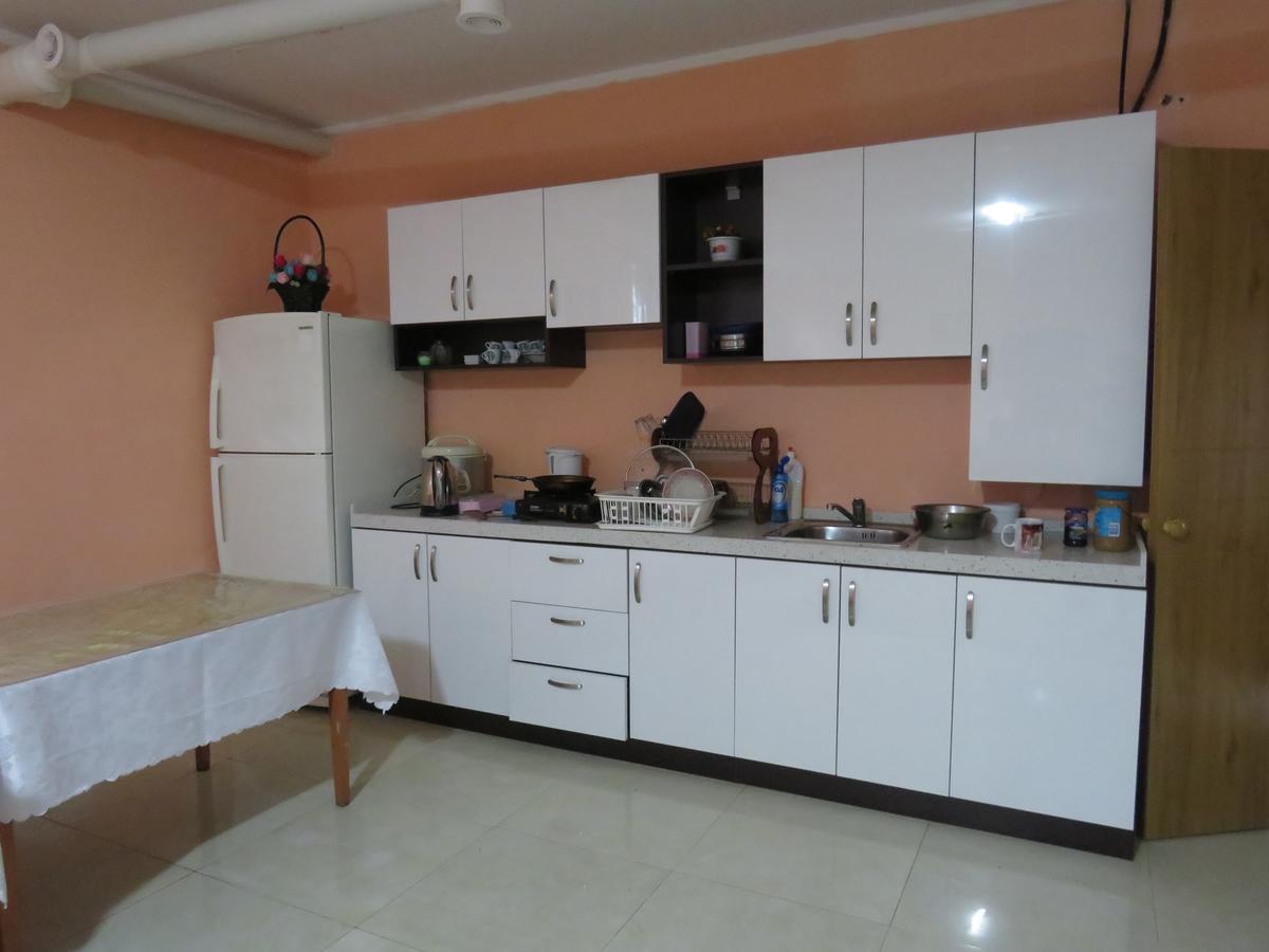 Town Yard Hostel Улан-Батор Экстерьер фото